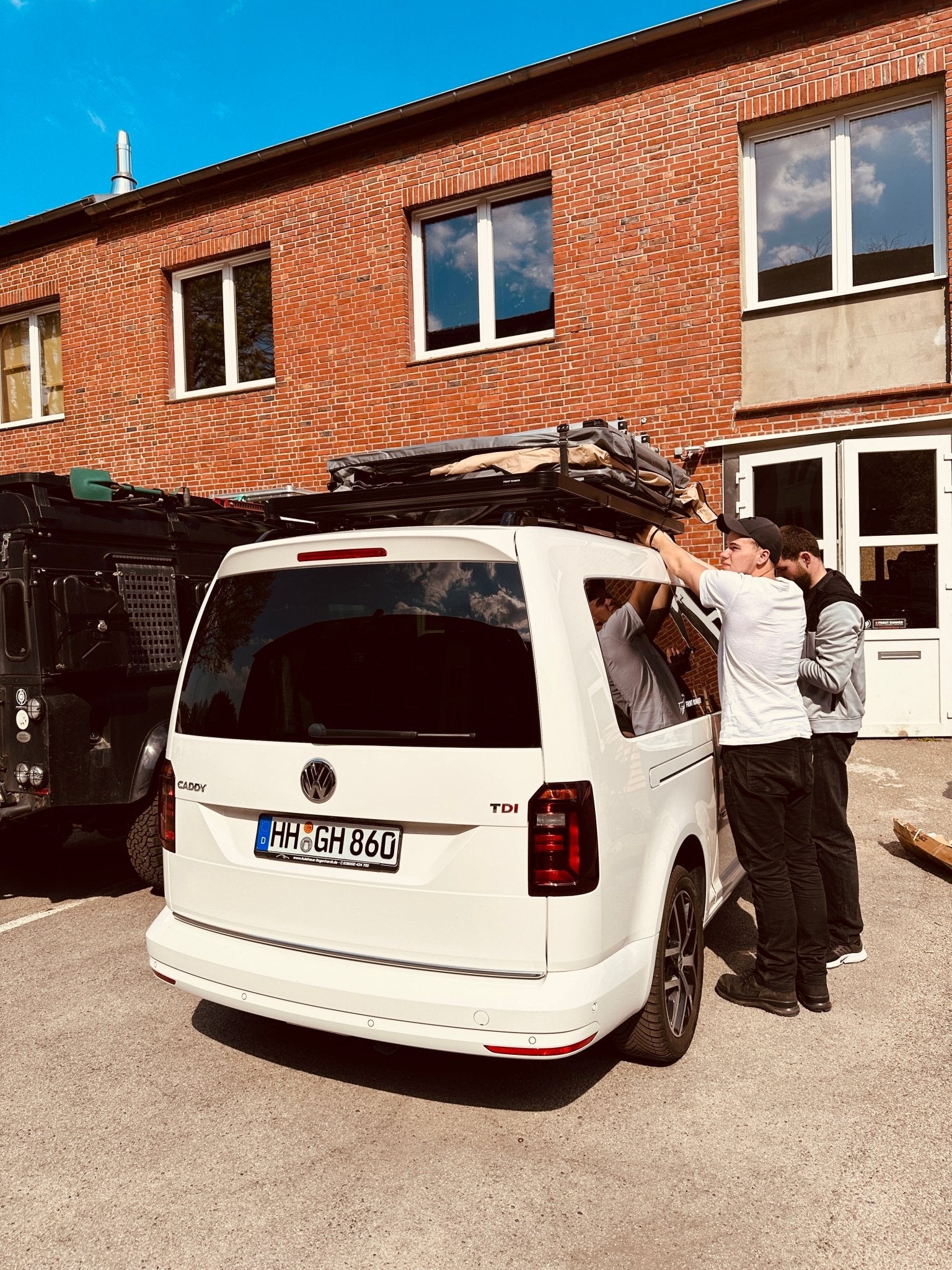 Dachzelt Montage - Good Camper-Showroom & Onlineshop für Dachzelte HH