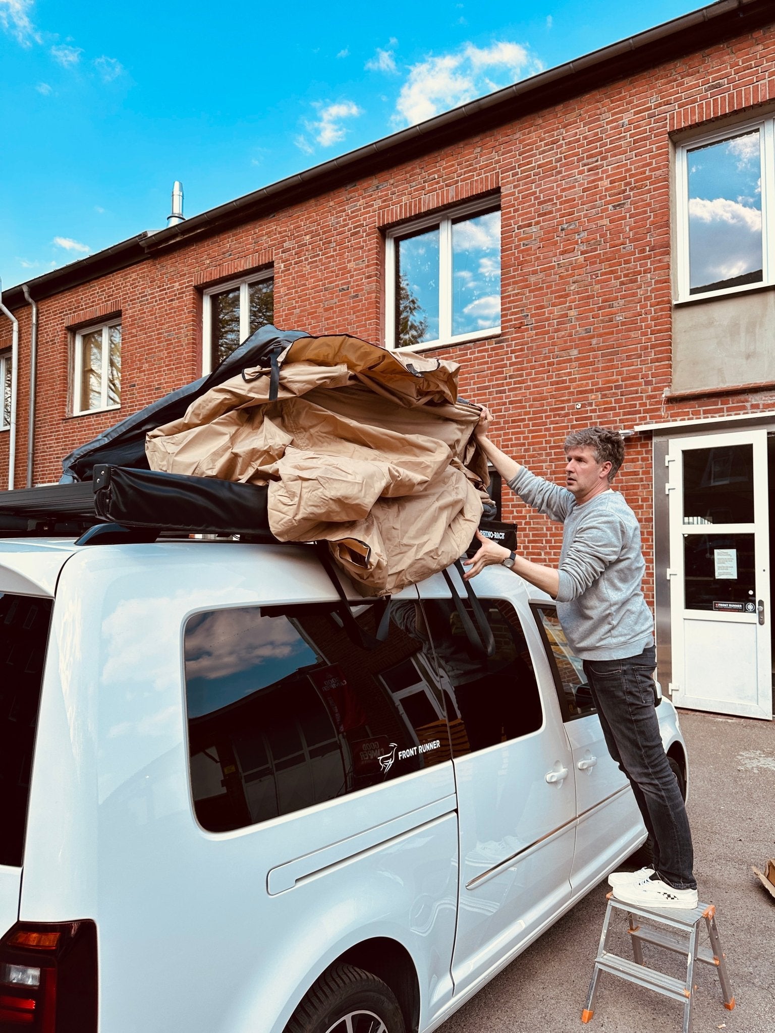 Dachzelt Montage - Good Camper-Showroom & Onlineshop für Dachzelte HH